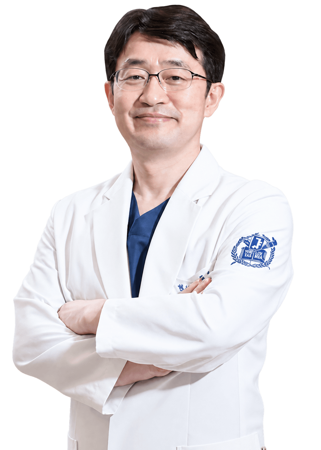 서울대학교 문장을 배경으로 선 강남서울외과 강주호 원장